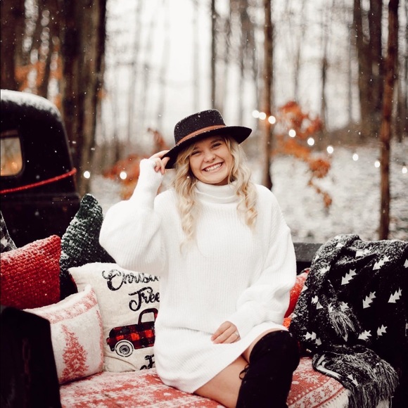 Meet your Posher, Triska - Picture 1 of 1